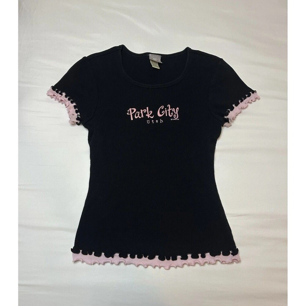 VTG Y2K Tommy’s Deisgns Park City Utah T Shirt Pink & Black Women Tee Ruffle 00s